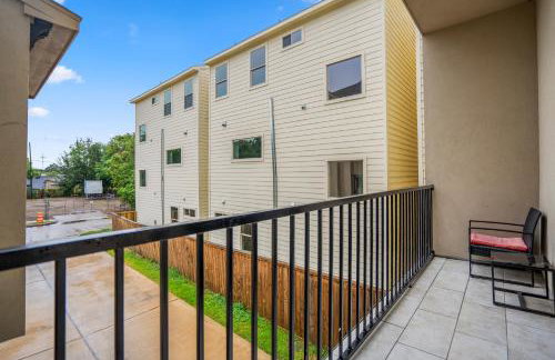 Spacious Luxe Stay , Near DT, MedCtr & NRG, New - Photo 23