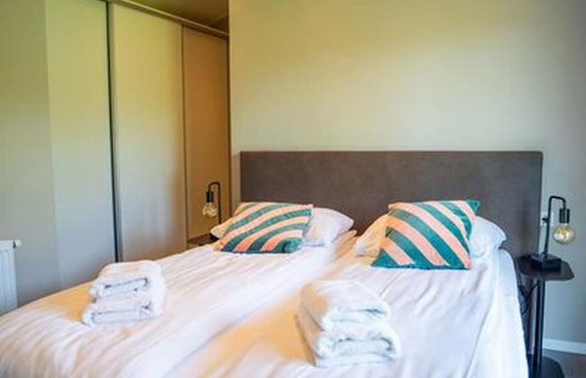 Chalet by Park Pond in the Netherlands - Foto 4