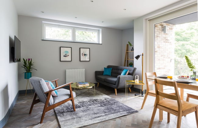 Boutique Apartments by Viridian Apartments - Photo 12