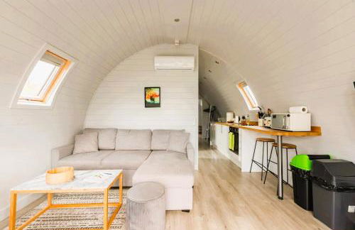 Blackbird Lodge - 2 bed with aircon, hottub, AC, accessible, stunning views - Photo 6