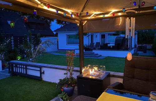 Luxuriöses Ferienhaus Anita mit Pool, Whirlpool und Sauna nahe Timmendorfer Strand, Travemünde und Lübeck - Foto 2