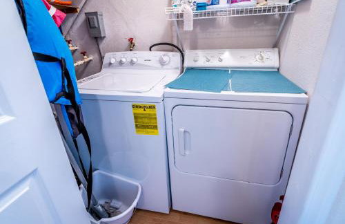 Lakefront Cottage - Spacious House with Private Dock - Foto 16