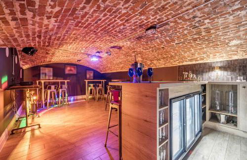 Otherton Hall - Photo 16