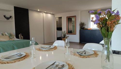 Spacious Studio by the University - Photo 3