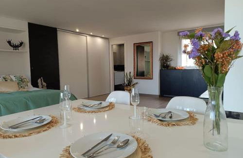 Spacious Studio by the University - Photo 3