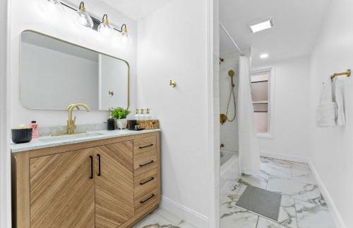 Family Friendly 4BR. Trendy & Great Location - Foto 4