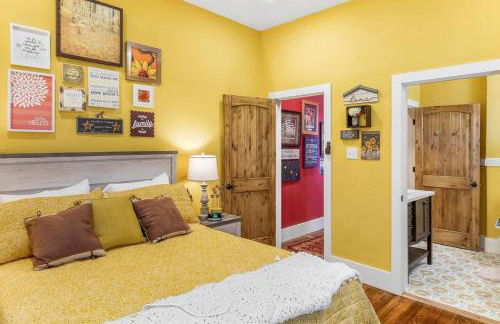 Stockyards-3/4 mile away!-Sleeps 8-Americana House - Foto 24