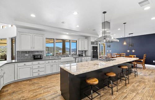 Private Gated 6BR Luxury Estate, Gym, Lake View - Foto 24