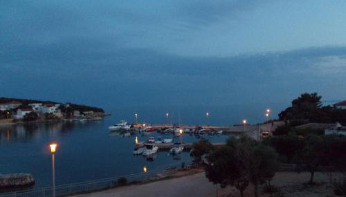 Apartment Dora 1 Jakišnica - Foto 2