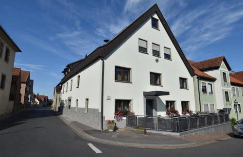 Zur Stadt Volkach - Foto 1