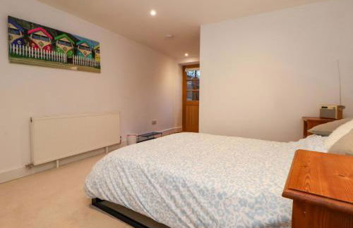 The Apple Store - Photo 17