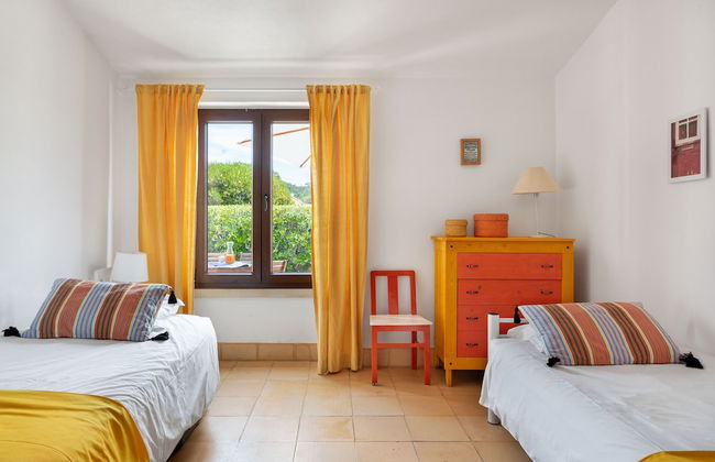 JOIVY 3-BR Cottage w/Terrace & Garden in Colares - Foto 6