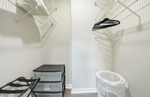 Modern 2BR2BA w King Bed, Pool Gym #10 - Foto 26