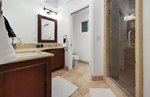 Hot Tub with A View and Large Back Deck & Game Room - Foto 19