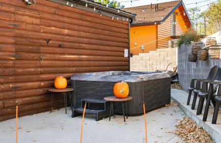 Scenic North Shore Stay w Games Near Snow Summit Lakeview Lodge by AvantStay - Foto 2