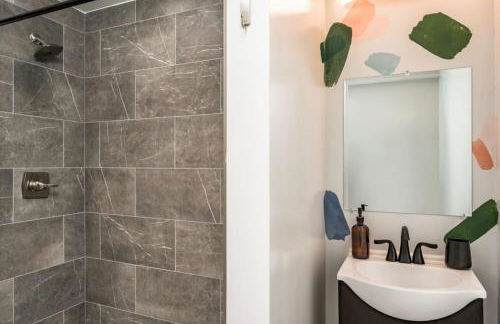 Artist Getaway In Downtown Westminster - Foto 36