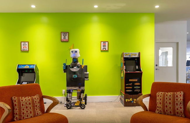 Entire Studio With Free Shuttle to Disney - Foto 47