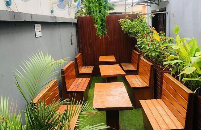 H21 Apartments & Lounge - Photo 32