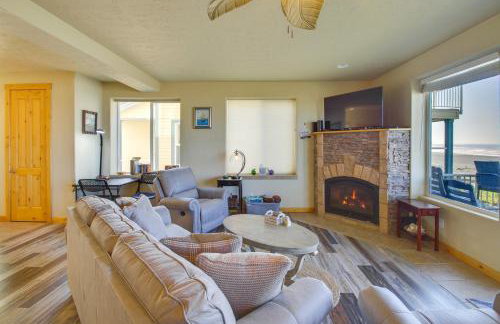 Quiet Waterfront Escape with Hot Tub and Beach Access! - Foto 4