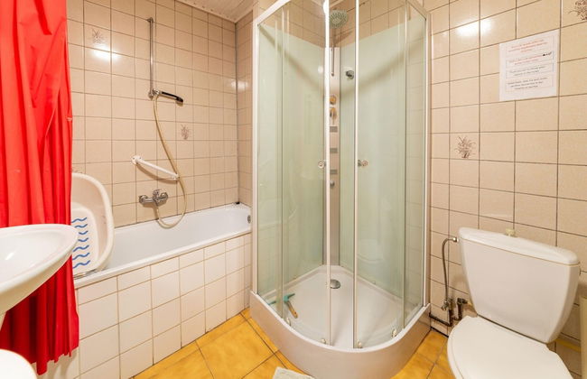 Holiday Home in Montleban With Sauna - Photo 21