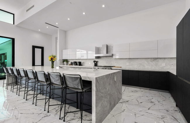 Sleeps 26 Pool, Hot Tub, Pickleball & Putting Green Bravo Villa #12 by Avantstay - Foto 36