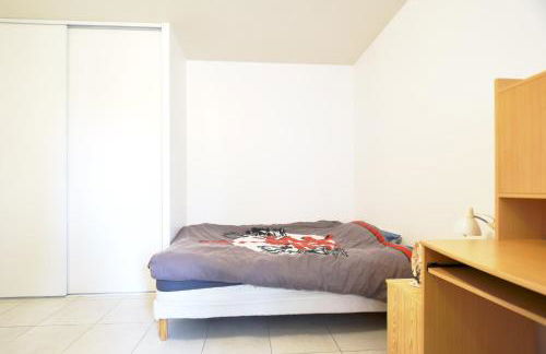 Beautiful Bright Apt With Terrace - Photo 10