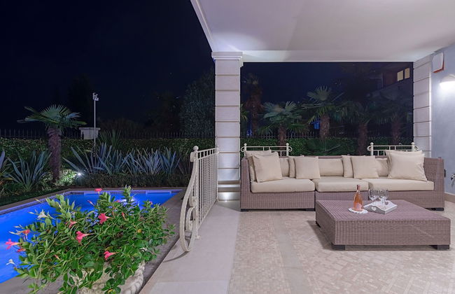 Luxury Lakefront Catullo with pool - Photo 54