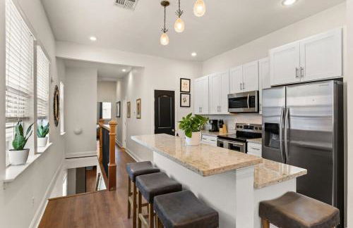 Garden District 3BD 2BA Parking Stylish & Unique - Foto 6