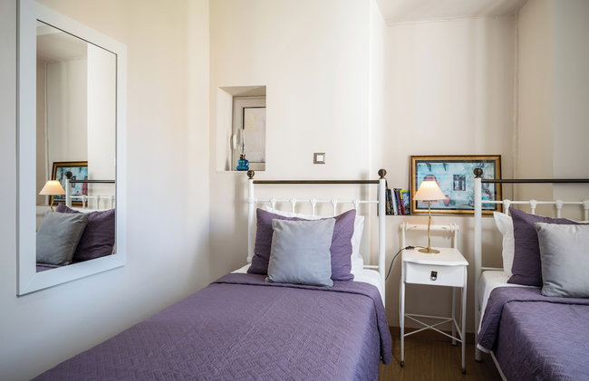 Fotiadis Family Luxury Suites by Konnect - Photo 21