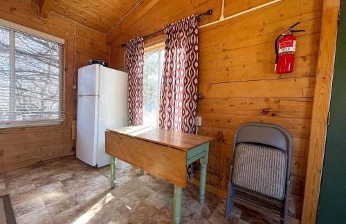 The Park Cabin at Mount Carmel Motel and RV Park - Foto 12