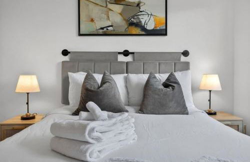 Free Parking - City Views - Near Attractions - Foto 25