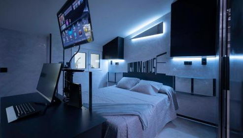 Iron House - Penthouse with Bathtub in Golden Mile & Roman Bridge - Foto 4