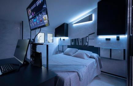 Iron House - Penthouse with Bathtub in Golden Mile & Roman Bridge - Foto 4