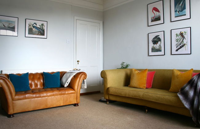 Beautiful 6-bed - Sleeps 12 - Stunning Views - Photo 16