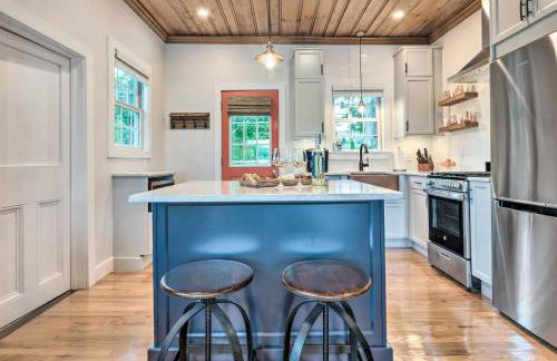 Charming Bristol Cottage with Private Beach! - Foto 8