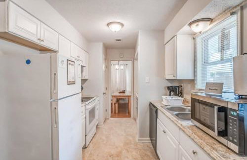 Near Parks & Shopping- Hickory Ridge Hideaway - Foto 23