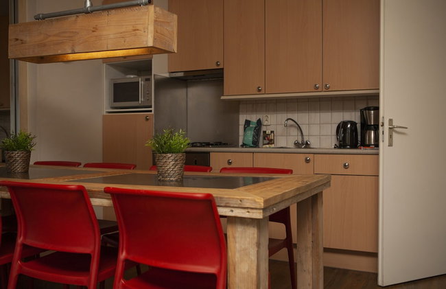 Combined Bungalow with Decorative Fireplace near Veluwe - Photo 7