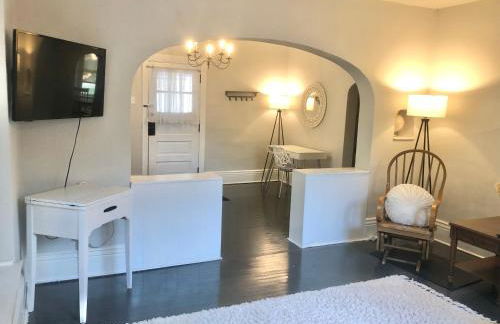 Historic Astor Park walk to Hospitals, shops & more - Foto 17