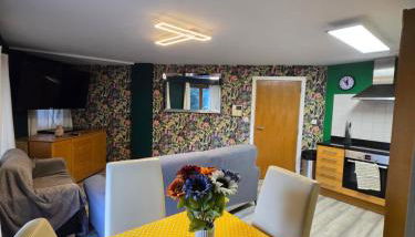 2 bedroom city centre apartment - Foto 2