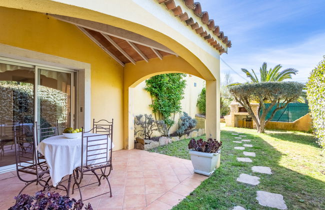 3 bedroom House in Bormes-les-Mimosas with private pool and garden - Photo 4