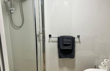 Bradford Service accommodation - Photo 17