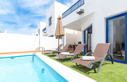 Luxury 3-bedroom villa with heated private pool - in Marina Rubicon, Playa Blanca, Lanzarote - Foto 2