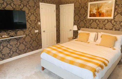 Robins Perch, Bramhall - Photo 4