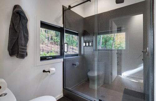 Ultimate Relaxation & Adventure: Home Near Brevard - Foto 13