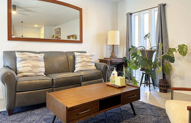 Bright Trendy Studio 9min to Asia District - Photo 8