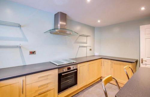 Cosy 3BR Home in Redditch - Sleeps 6 - Foto 7