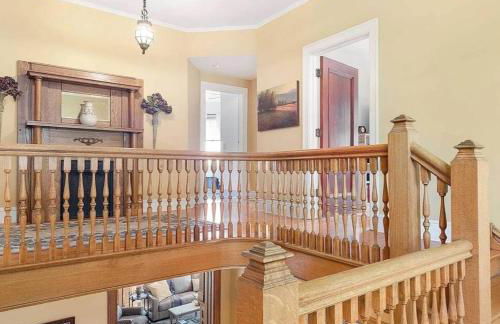 Historic Tudor with River Views & Fun Gaming Room - Foto 26