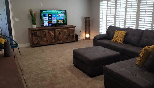 Updated 4-bedroom home centrally located - Foto 5