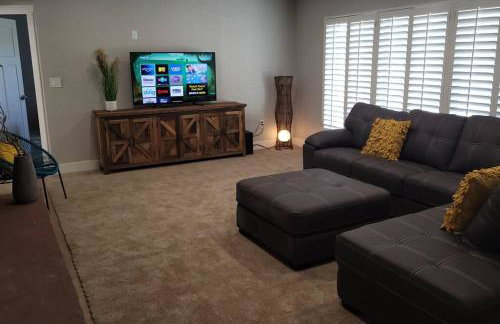 Updated 4-bedroom home centrally located - Foto 5