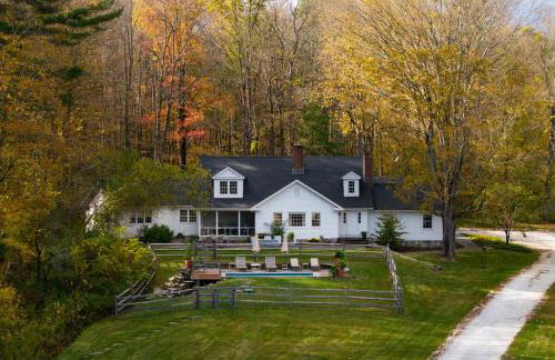 Elegant 7BR Estate with Pool & Hot Tub in Berkshires - Foto 39
